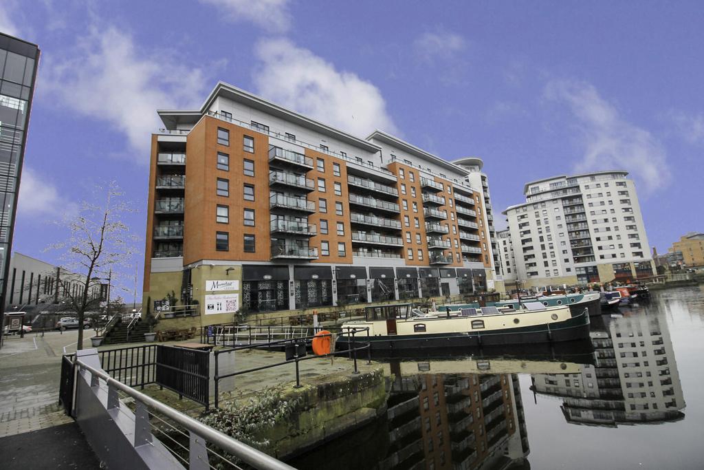 Mackenzie House, Leeds Dock, LS10 1 bed apartment £895 pcm (£207 pw)