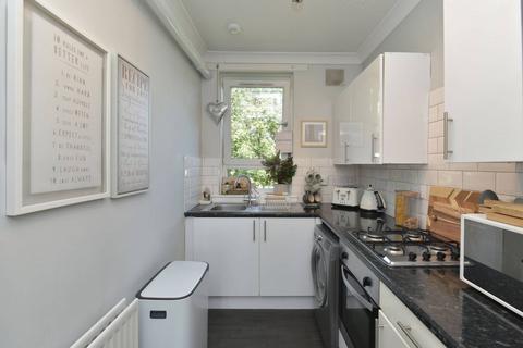7/6 Loganlea Road, Edinburgh, EH7 6NL