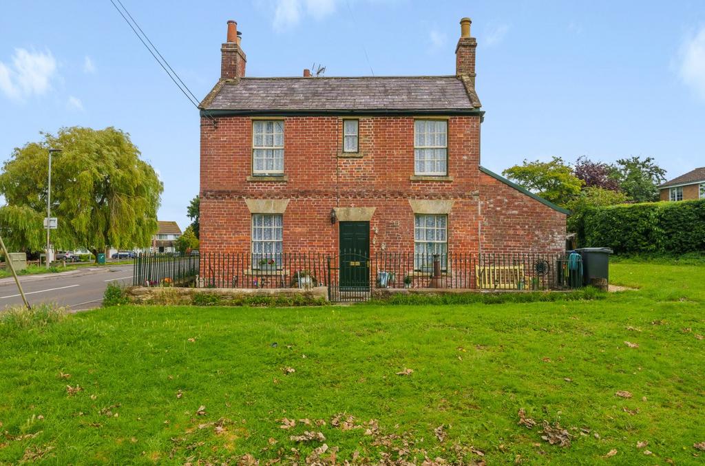 Southwick Road, North Bradley, Trowbridge, BA14 2 bed semidetached