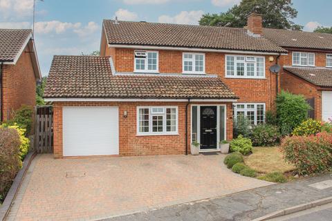 4 bedroom detached house for sale, Cotefield Drive, Leighton Buzzard LU7 3DN