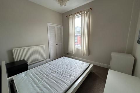 4 bedroom terraced house to rent, Burley Lodge Road, Burley, Leeds, LS6