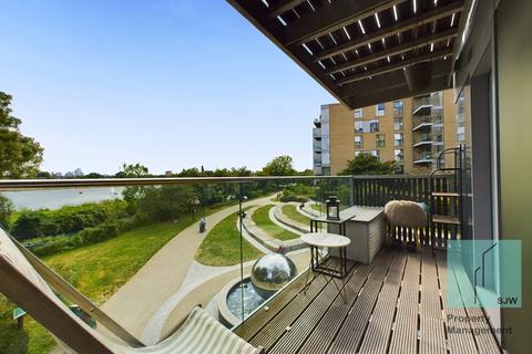 1 bedroom apartment to rent, Riverside Apartments, London N4