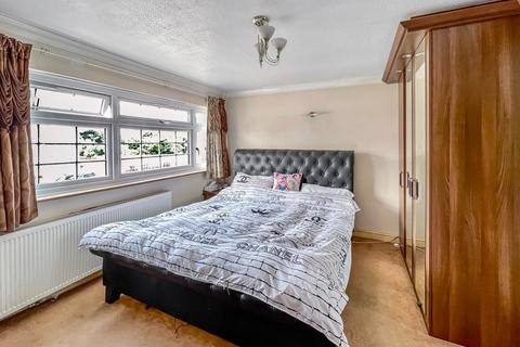 3 bedroom detached house for sale, Vicarage Drive, Northfleet, Gravesend, Kent, DA11