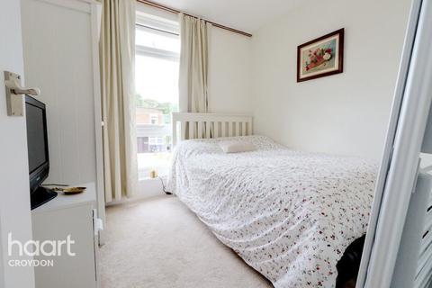 9 Tipton Drive, Croydon, CR0 5JY