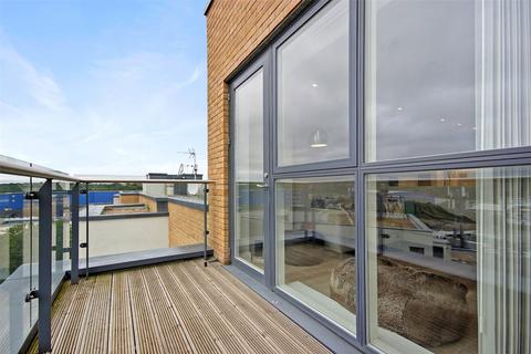 1 bedroom apartment for sale, Montmorency Gardens, London, N11