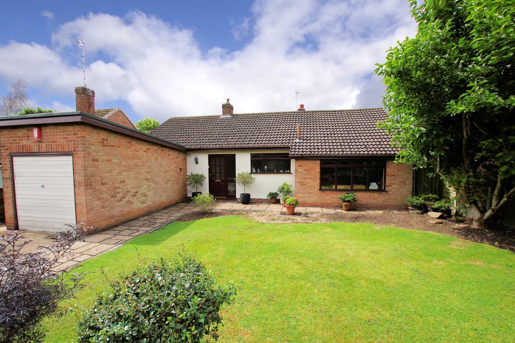 Priorfields, AshbydelaZouch 3 bed detached bungalow for sale £400,000