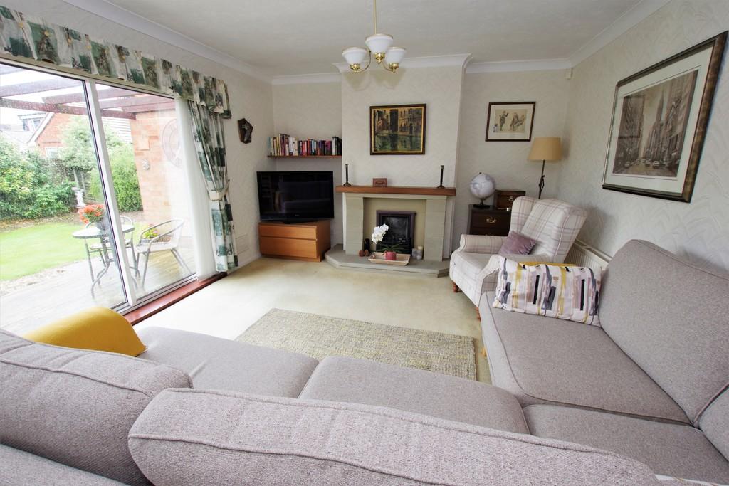 Priorfields, AshbydelaZouch 3 bed detached bungalow for sale £400,000