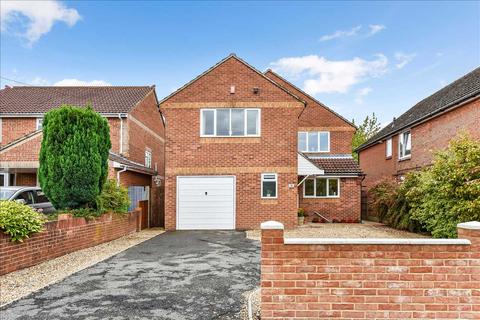 1b Addison Road, Sarisbury Green, Southampton, SO31 7ER