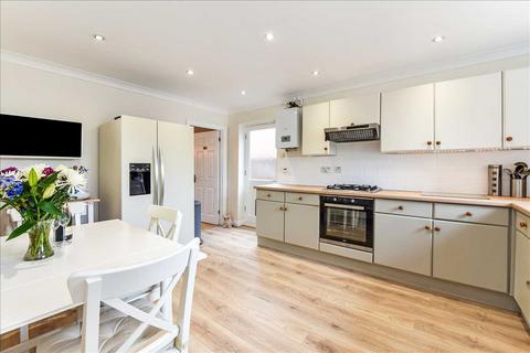 1b Addison Road, Sarisbury Green, Southampton, SO31 7ER