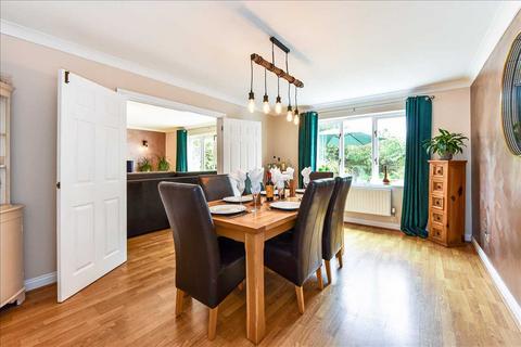1b Addison Road, Sarisbury Green, Southampton, SO31 7ER