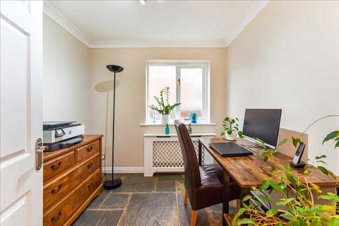 1b Addison Road, Sarisbury Green, Southampton, SO31 7ER