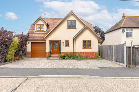 41 Highams Road, Hockley, SS5 4DF