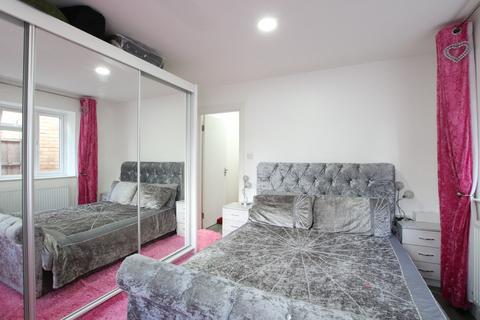 undefined, High Road, Willesden, London