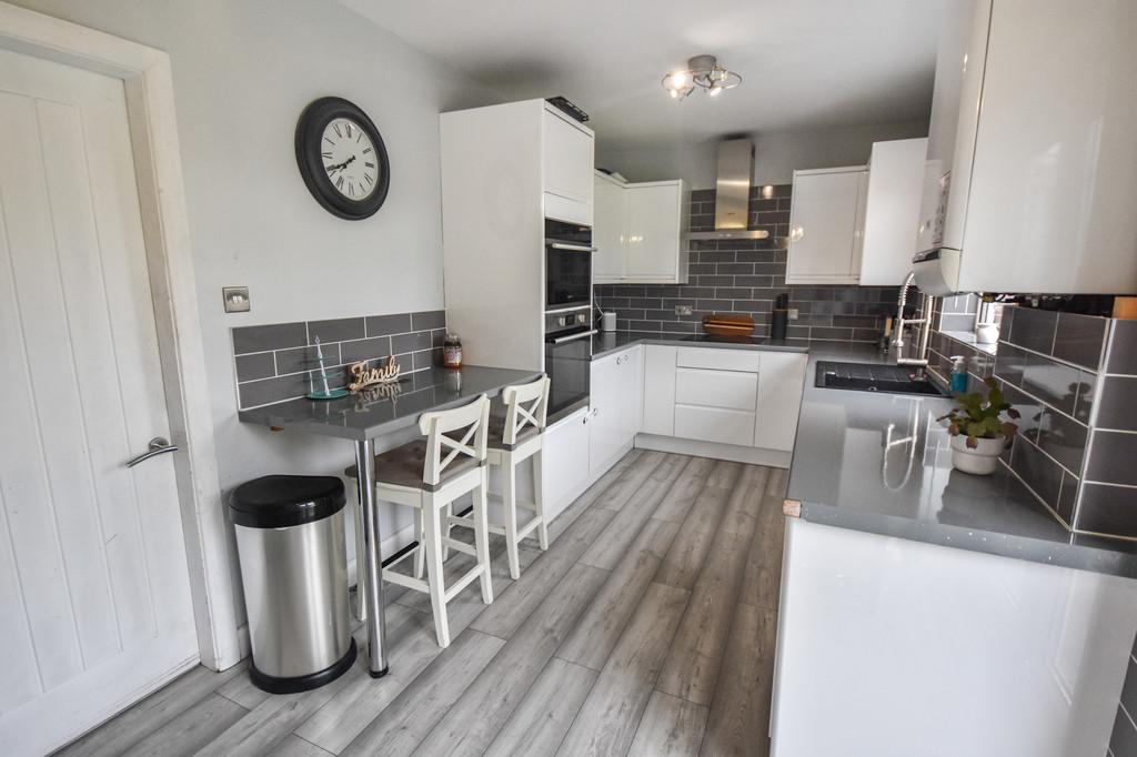Elstree Drive, Nottingham 3 bed semidetached house for sale £230,000