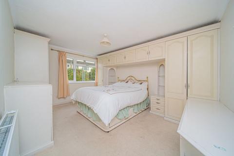16 Arden Close, Melksham, SN12 7JT