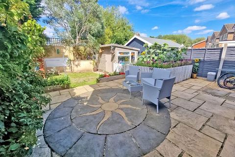 16 Broadmeadows Close, Willenhall, WV12 5JW