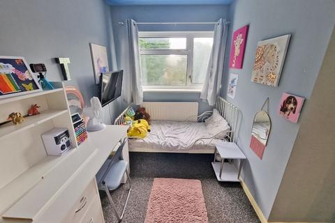 16 Broadmeadows Close, Willenhall, WV12 5JW