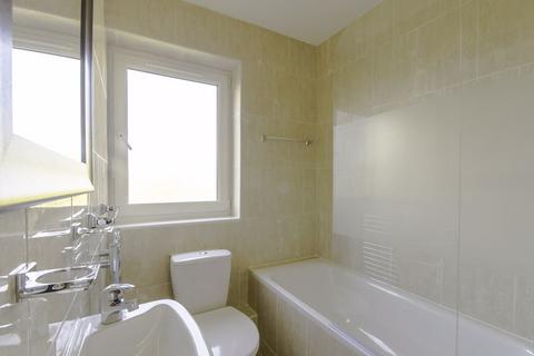 5 bedroom flat to rent, 5 bedroom flat in Crefeld Close, Hammersmith.
