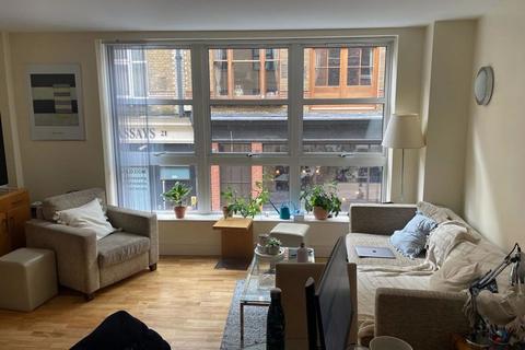 2 bedroom flat to rent, 2-Bed flat in Hatton Wall, London