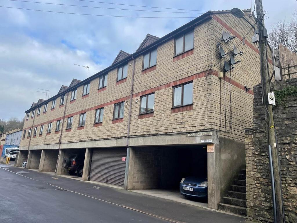 Coombend House, Coombend, Radstock 1 bed flat to rent £675 pcm (£156 pw)