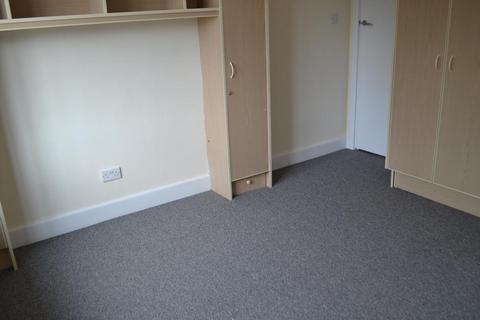 2 bedroom flat to rent, Coombe Lane, Kingston, London, SW20 0RJ