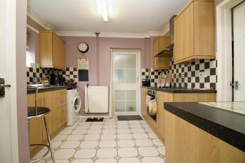 32 Birchtree Avenue, Dogsthorpe, Peterborough, PE1 4HN