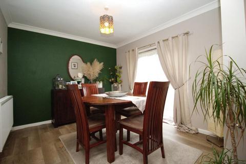 32 Birchtree Avenue, Dogsthorpe, Peterborough, PE1 4HN