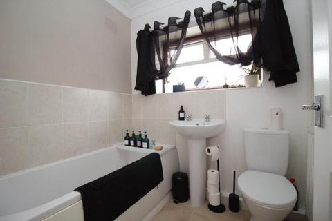 32 Birchtree Avenue, Dogsthorpe, Peterborough, PE1 4HN
