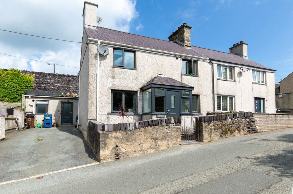 Penybryn Road, Bethesda, Gwynedd, LL57 4 bed semidetached house for