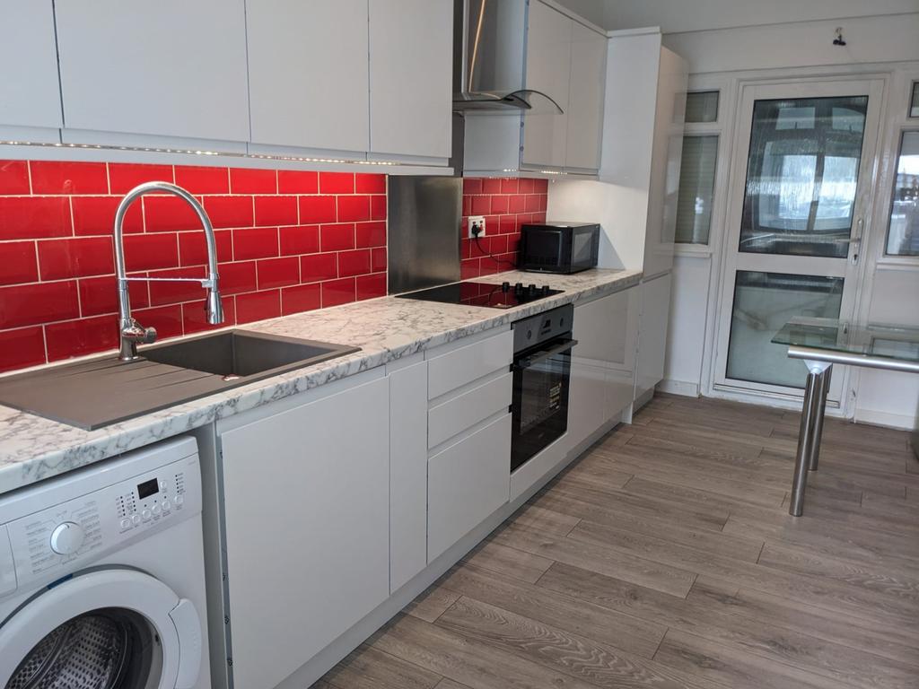 1 bed flat on the border of South Harrow &amp; Northo