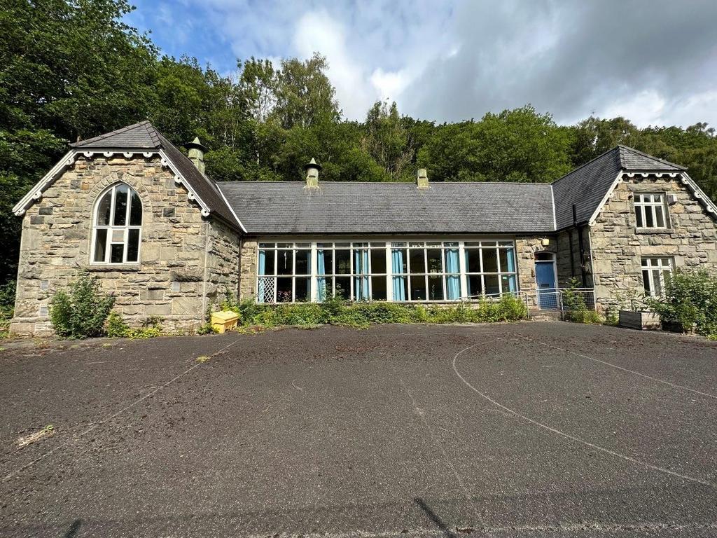 Ysgol y Clogau (Bontddu School), Bontddu, Dolgellau LL40 2UA 3 bed