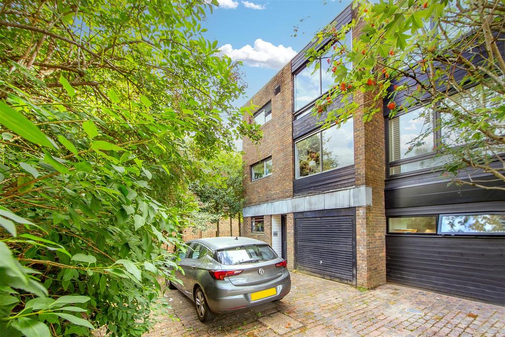 Kingsley Place, Highgate, London, N6 3 bed house for sale £1,850,000