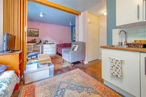 23b Kingsley Place, London, N6 5EA