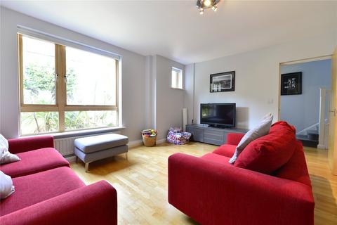 3 bedroom house to rent, Redwing Mews, Vaughan Road, London, SE5