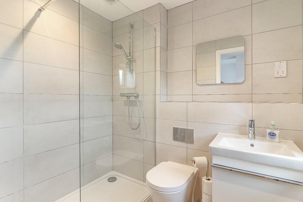 Master Bedroom Ensuite.jpg