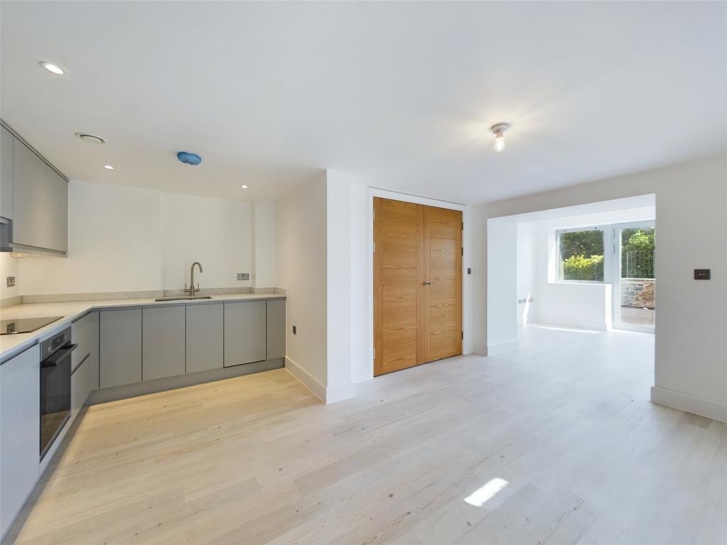 Kitchen Dining Area
