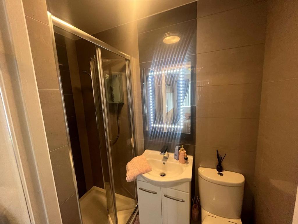 Ensuite.jpg