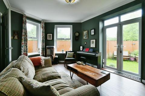 2 bedroom end of terrace house for sale, French Street, Harrogate, HG1 4DA