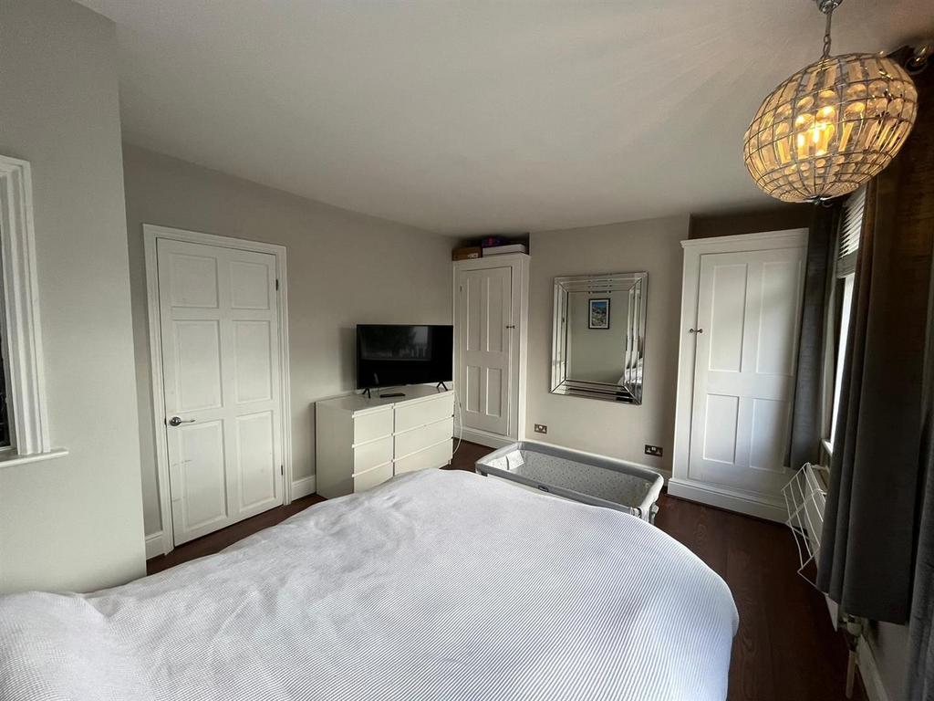 Bedroom1i.jpg
