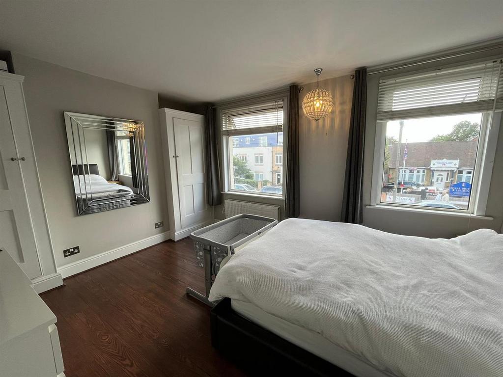Bedroom1ii].jpg