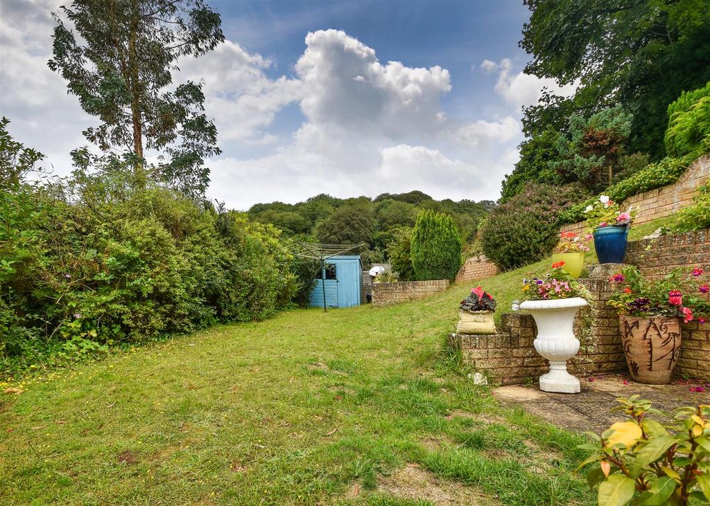 142 Bridgnorth Road, Wolverhampton 4 bed detached bungalow for sale £