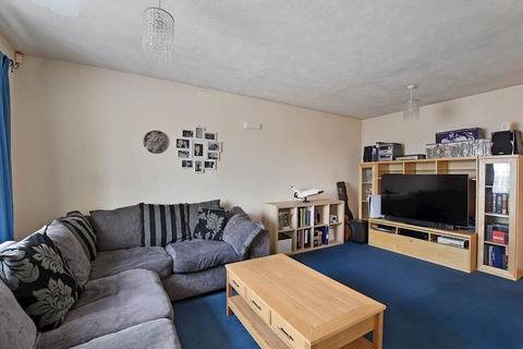 1 bedroom flat for sale, Kingfisher Way, London, NW10