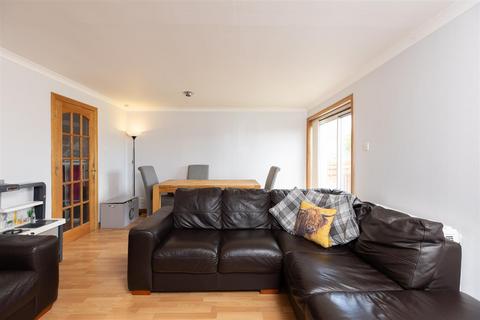 29 Glendevon Court, Rattray, Blairgowrie, PH10 7BA