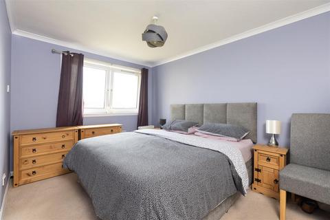 29 Glendevon Court, Rattray, Blairgowrie, PH10 7BA