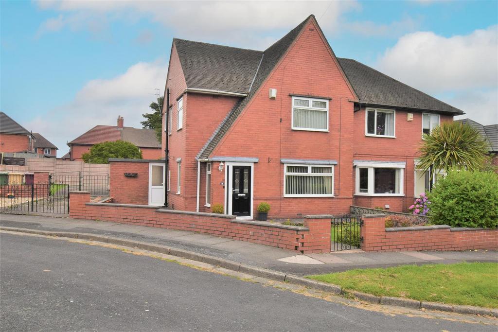 Cedar Grove, Westhoughton, Bolton 3 bed semidetached house for sale