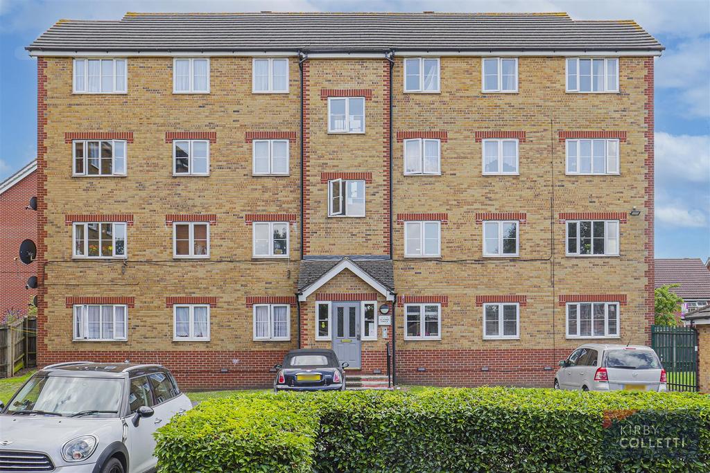 Village Close, Hoddesdon 2 bed flat for sale £215,000