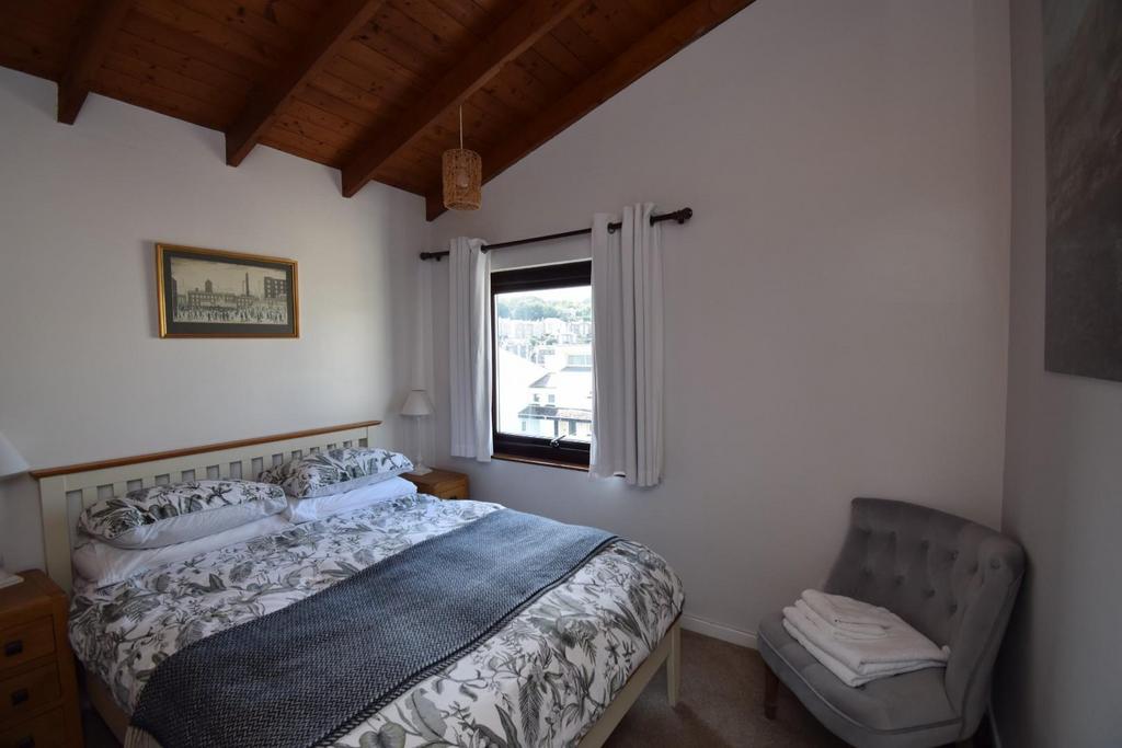 Bedroom.JPG
