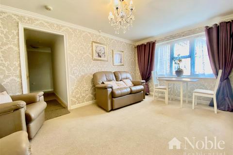 2 bedroom flat for sale - Eastfield Road, Brentwood