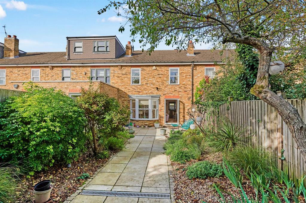 Archway Street, Barnes, SW13 2 bed terraced house for sale £1,150,000