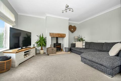 5 Brooklands Drive, Yeadon, Leeds, LS19 7RT